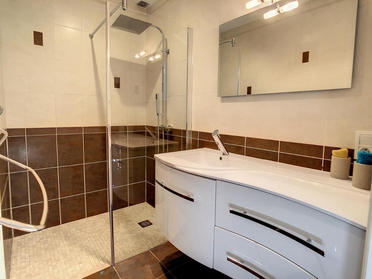 3 Bedrooms Villa Near Cannes - Pool & Jacuzzi - Sea View Mandelieu 外观 照片