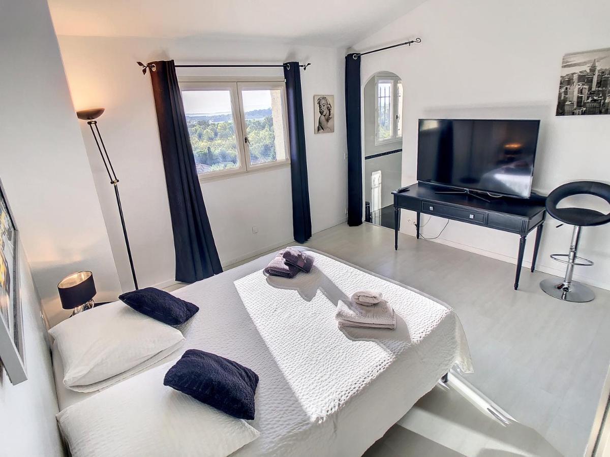 3 Bedrooms Villa Near Cannes - Pool & Jacuzzi - Sea View Mandelieu 外观 照片