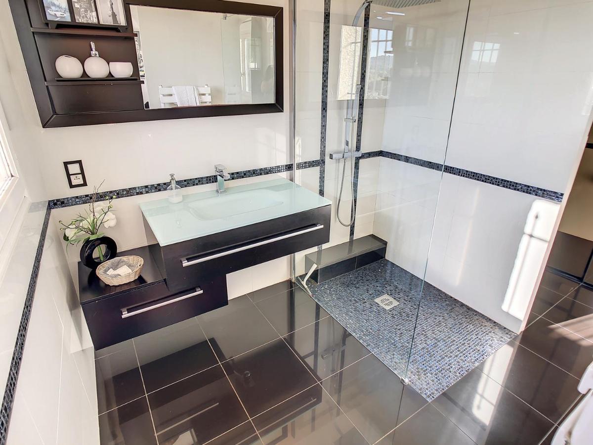 3 Bedrooms Villa Near Cannes - Pool & Jacuzzi - Sea View Mandelieu 外观 照片