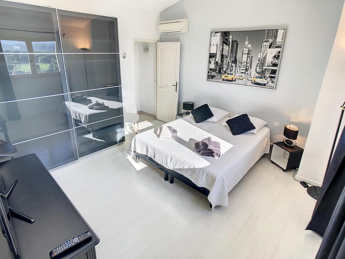 3 Bedrooms Villa Near Cannes - Pool & Jacuzzi - Sea View Mandelieu 外观 照片