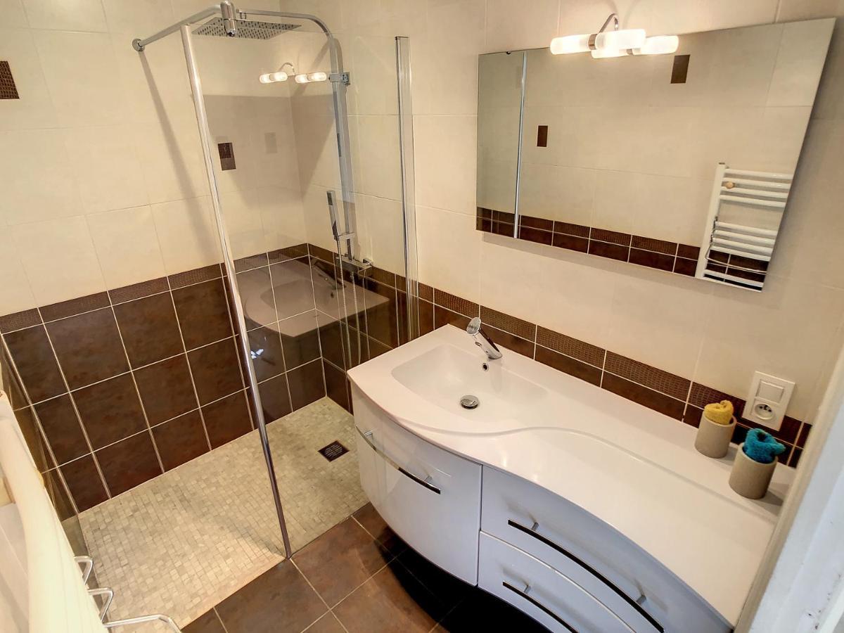 3 Bedrooms Villa Near Cannes - Pool & Jacuzzi - Sea View Mandelieu 外观 照片