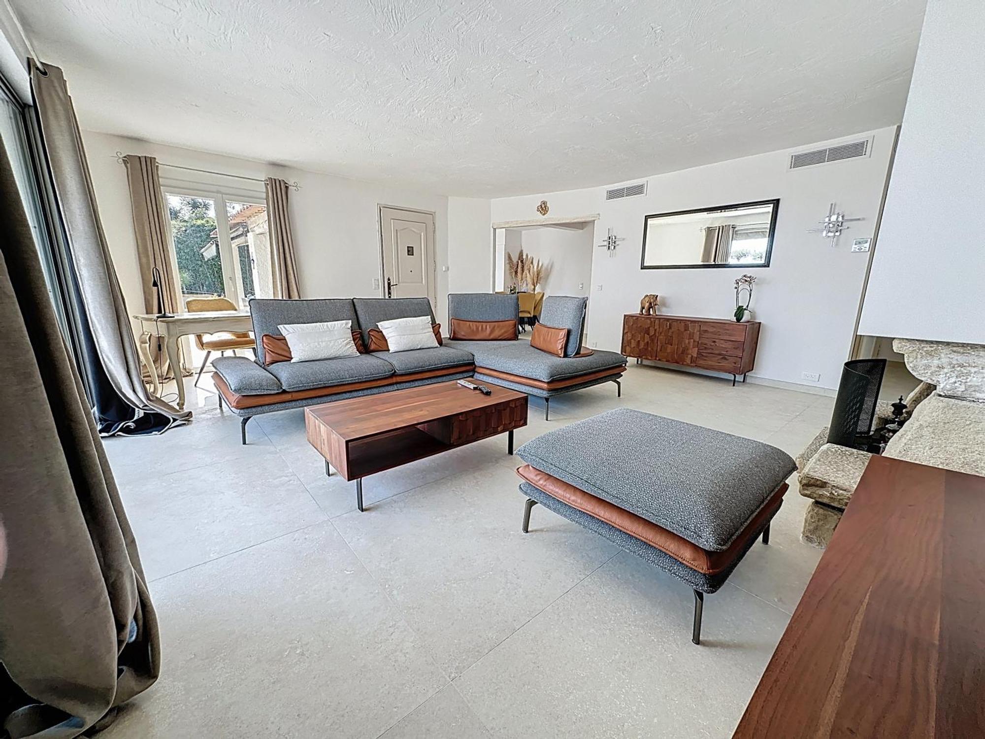 3 Bedrooms Villa Near Cannes - Pool & Jacuzzi - Sea View Mandelieu 外观 照片