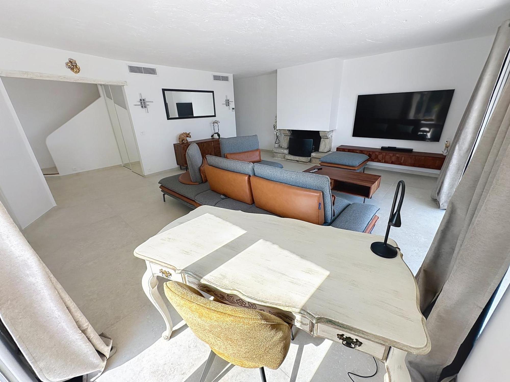 3 Bedrooms Villa Near Cannes - Pool & Jacuzzi - Sea View Mandelieu 外观 照片
