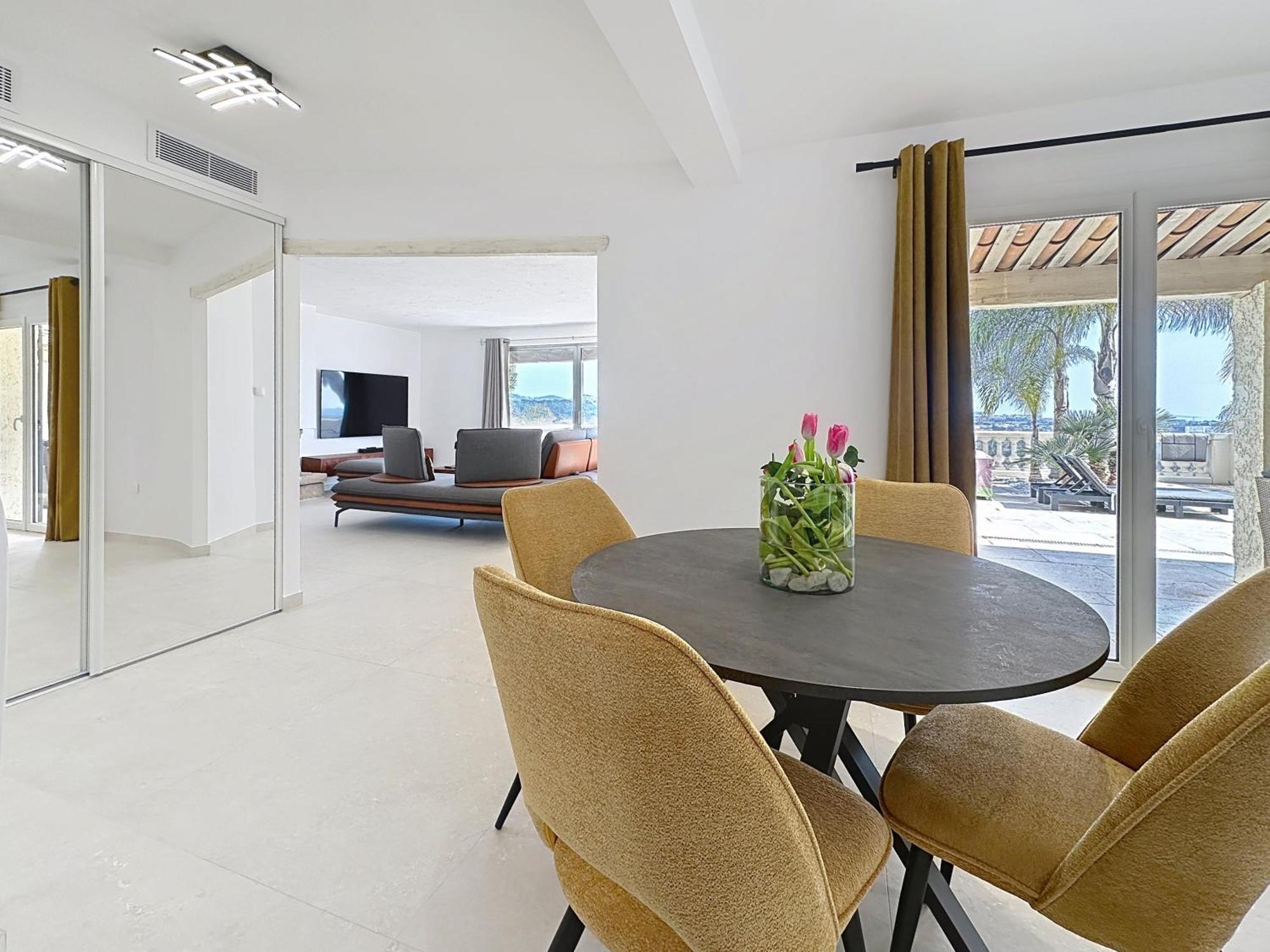 3 Bedrooms Villa Near Cannes - Pool & Jacuzzi - Sea View Mandelieu 外观 照片