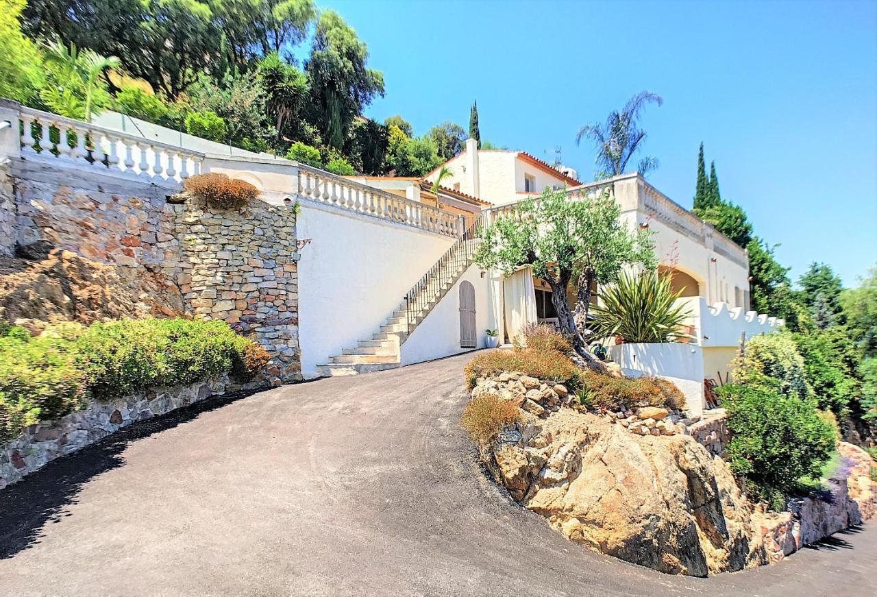 3 Bedrooms Villa Near Cannes - Pool & Jacuzzi - Sea View Mandelieu 外观 照片